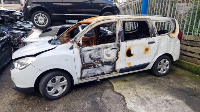 Dacia Lodgy 1.2 TCE 16V Skrotfordon (2016, WIT)