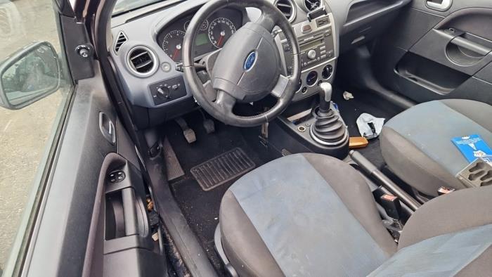 Ford Fiesta 5 1.3 Vehículo de desguace (2007, Negro)
