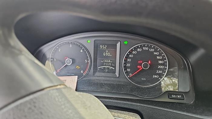 Volkswagen Transporter T5 2.0 TDI DRF Vehículo de desguace (2010, Granito)