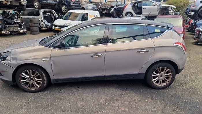 Lancia Delta 1.6 D Multijet 16V 120 Skadat fordon (2009, BEIGE)