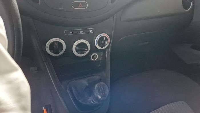 Hyundai i10 1.1i 12V Skrotfordon (2010, GRIJS)