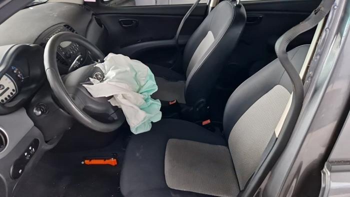 Hyundai i10 1.1i 12V Skrotfordon (2010, GRIJS)