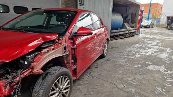 Kia Rio IV 1.0i T-GDi 100 12V Épave (2018, Rouge)