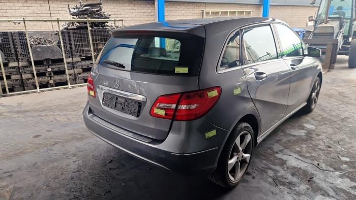Mercedes B 1.6 B-200 BlueEFFICIENCY Turbo 16V Épave (2012, Gris)