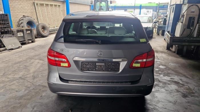 Mercedes B 1.6 B-200 BlueEFFICIENCY Turbo 16V Épave (2012, Gris)