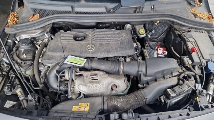 Mercedes B 1.6 B-200 BlueEFFICIENCY Turbo 16V Épave (2012, Gris)