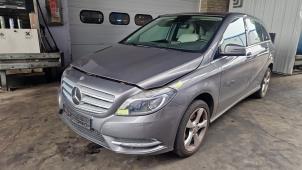 Mercedes B 1.6 B-200 BlueEFFICIENCY Turbo 16V Épave (2012, Gris)
