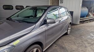 Mercedes B 1.6 B-200 BlueEFFICIENCY Turbo 16V Épave (2012, Gris)