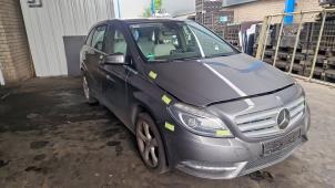 Mercedes B 1.6 B-200 BlueEFFICIENCY Turbo 16V Épave (2012, Gris)