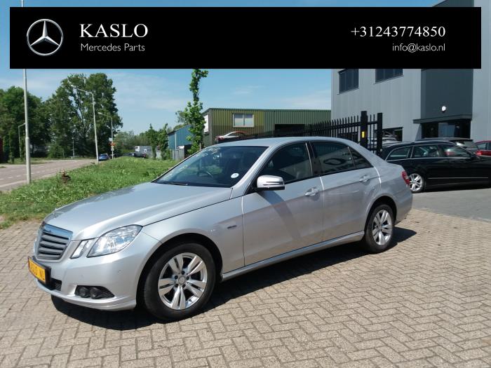 Mercedes E E-220 CDI 16V BlueEfficiency Épave (2010, Métallisé, Argenté)