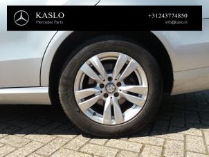 Mercedes E E-220 CDI 16V BlueEfficiency Épave (2010, Métallisé, Argenté)