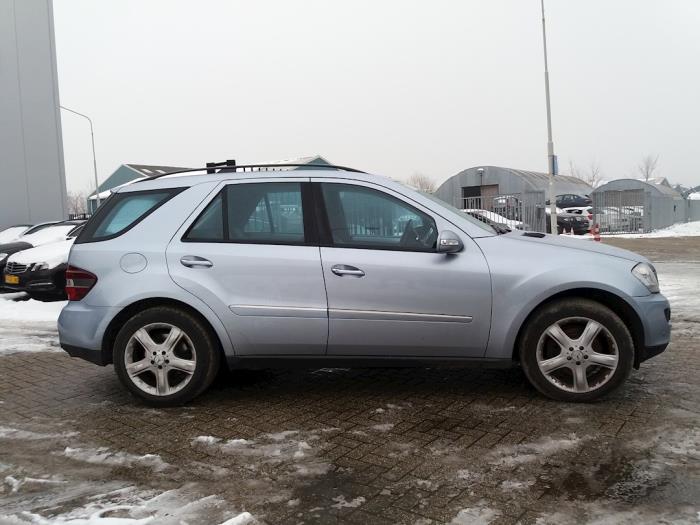 Mercedes ML II 3.0 ML-320 CDI 4-Matic V6 24V Samochód złomowany (2007, Metalik, Niebieski)