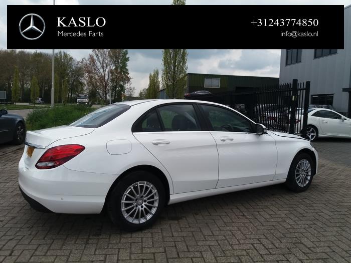 Mercedes C C-200 1.6 CDI BlueTEC, C-200 d 16V Samochód złomowany (2015, Bialy)