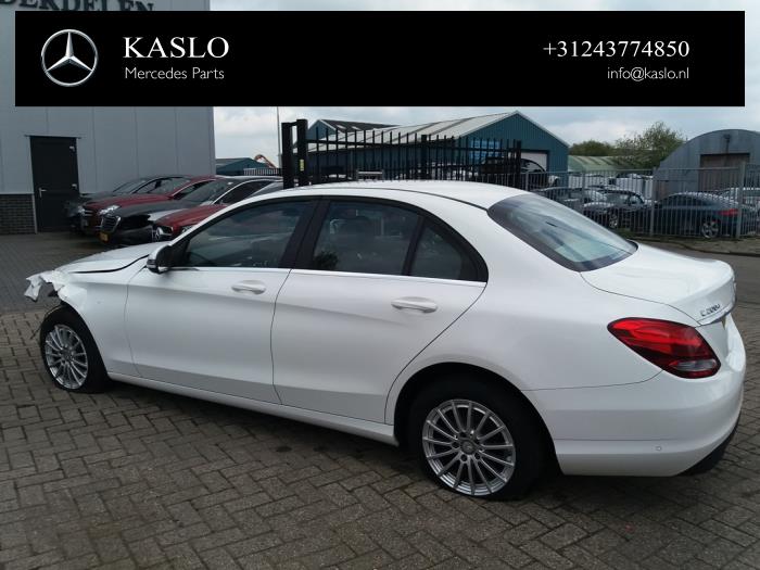 Mercedes C C-200 1.6 CDI BlueTEC, C-200 d 16V Samochód złomowany (2015, Bialy)