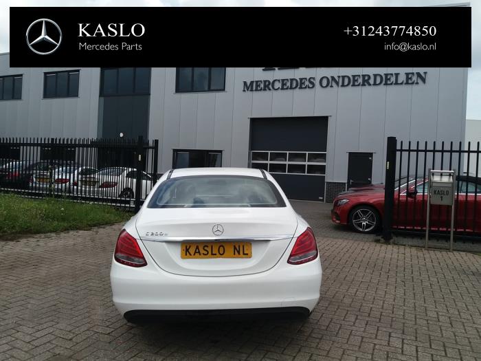 Mercedes C C-200 1.6 CDI BlueTEC, C-200 d 16V Samochód złomowany (2015, Bialy)