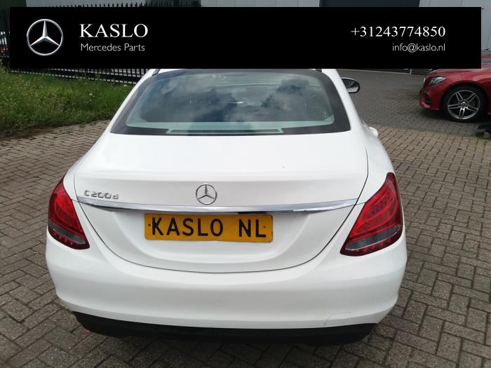 Mercedes C C-200 1.6 CDI BlueTEC, C-200 d 16V Samochód złomowany (2015, Bialy)