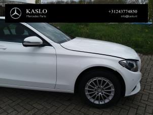 Mercedes C C-200 1.6 CDI BlueTEC, C-200 d 16V Samochód złomowany (2015, Bialy)