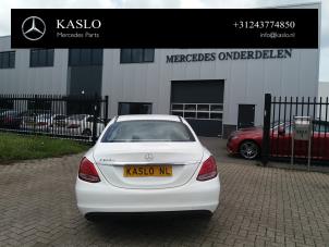 Mercedes C C-200 1.6 CDI BlueTEC, C-200 d 16V Samochód złomowany (2015, Bialy)