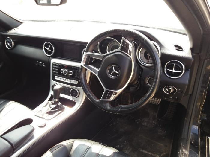Mercedes SLK 2.1 250 CDI 16V BlueEFFICIENCY Schrottauto (2015, Metallic, Schwarz)