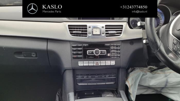Mercedes E E-220 CDI 16V BlueEfficiency Épave (2014, Métallisé, Gris argenté)