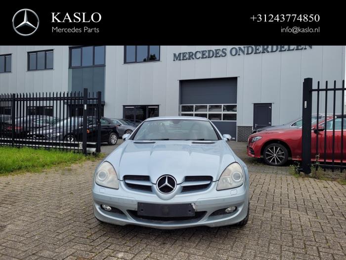 Mercedes SLK 3.5 350 V6 24V Salvage vehicle (2006, Metallic, Silver)