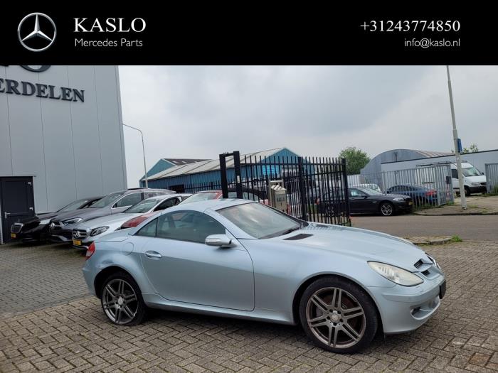 Mercedes SLK 3.5 350 V6 24V Salvage vehicle (2006, Metallic, Silver)