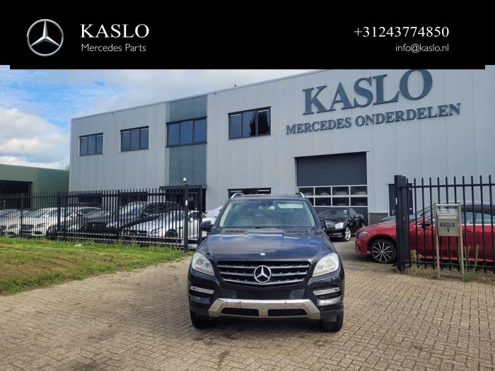 Mercedes ML III 2.1 ML-250 CDI 16V BlueTEC 4-Matic Samochód złomowany (2012, Metalik, Czarny)