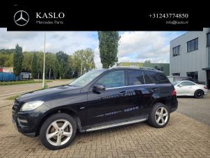Mercedes ML III 2.1 ML-250 CDI 16V BlueTEC 4-Matic Samochód złomowany (2012, Metalik, Czarny)