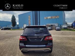 Mercedes ML III 2.1 ML-250 CDI 16V BlueTEC 4-Matic Samochód złomowany (2012, Metalik, Czarny)
