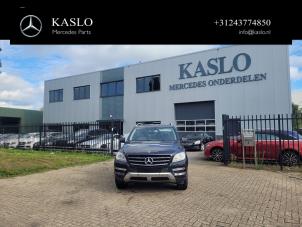 Mercedes ML III 2.1 ML-250 CDI 16V BlueTEC 4-Matic Samochód złomowany (2012, Metalik, Czarny)