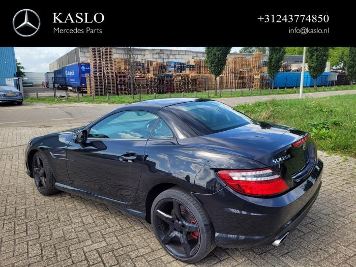 Mercedes SLK 2.1 250 CDI 16V BlueEFFICIENCY Samochód złomowany (2013, Metalik, Czarny)