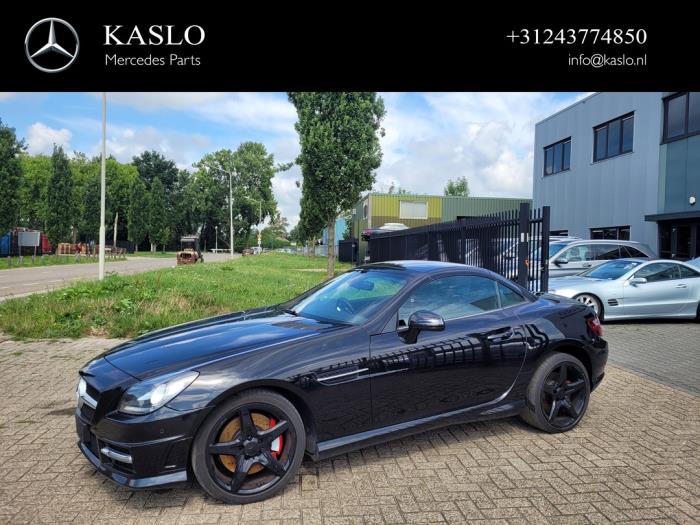 Mercedes SLK 2.1 250 CDI 16V BlueEFFICIENCY Samochód złomowany (2013, Metalik, Czarny)