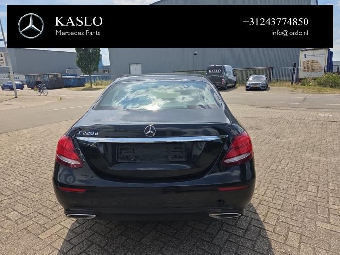 Mercedes E E-220d 2.0 Turbo Vehículo de desguace (2018, Metálico, Negro)