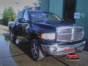 Dodge Ram 3500 Standard Cab 5.7 V8 Hemi 1500 4x4 Samochód złomowany (2004, Czarny)