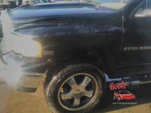 Dodge Ram 3500 Standard Cab 5.7 V8 Hemi 1500 4x4 Samochód złomowany (2004, Czarny)