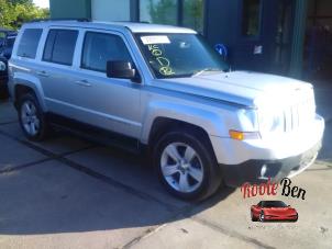Jeep Patriot 2.2 CRD 16V 4x4 Épave (2012, Gris)
