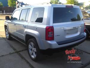 Jeep Patriot 2.2 CRD 16V 4x4 Épave (2012, Gris)