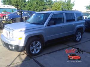 Jeep Patriot 2.2 CRD 16V 4x4 Épave (2012, Gris)