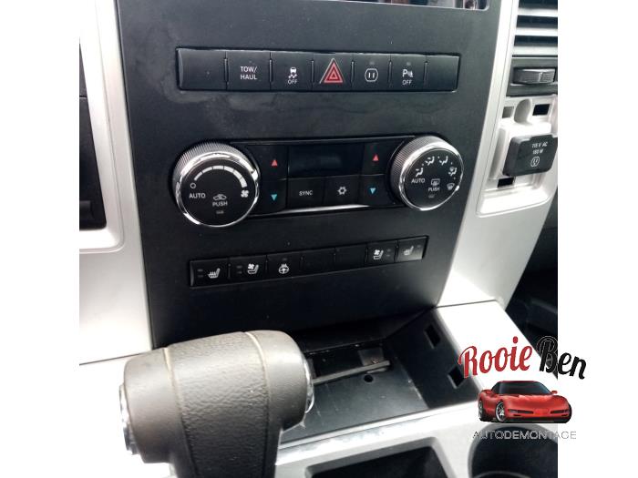 Dodge Ram 1500 Crew Cab 5.7 V8 Hemi 1500 4x2 Épave (2013, Noir)