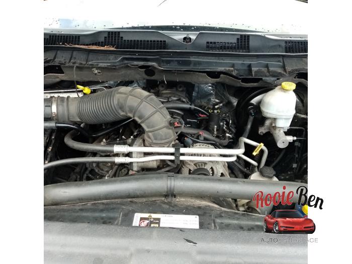Dodge Ram 1500 Crew Cab 5.7 V8 Hemi 1500 4x2 Épave (2013, Noir)