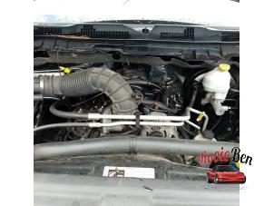 Dodge Ram 1500 Crew Cab 5.7 V8 Hemi 1500 4x2 Épave (2013, Noir)