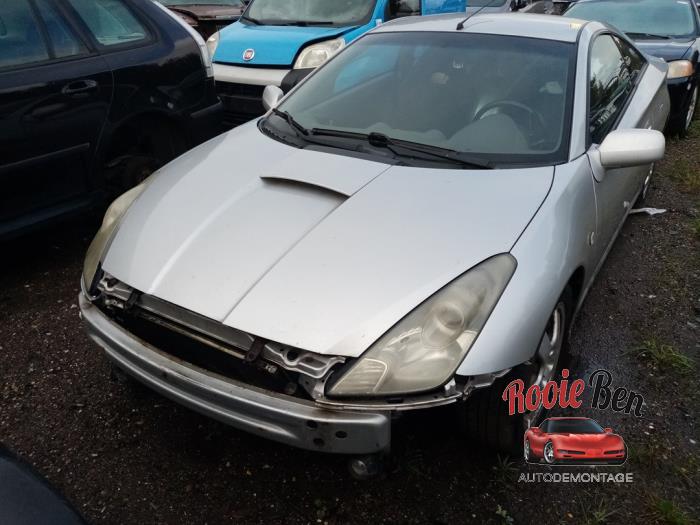 Toyota Celica ZZT230 231 1 8i 16V Schrottauto 2000 Grau 