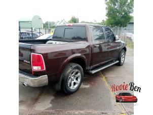 Dodge 1500 Crew Cab 5.7 Hemi V8 4x4 Épave (2016, Brun)