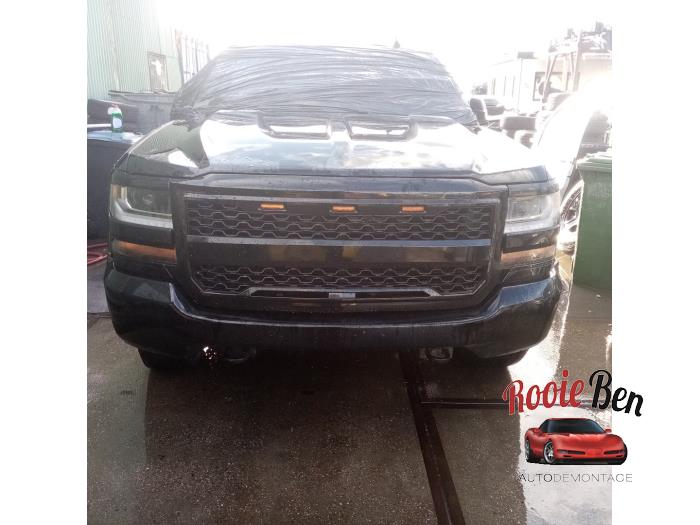 Chevrolet Silverado 1500 Standard Cab 5.3 V8 2500 4x4 Crew Cab Schrottauto (2018, Schwarz)