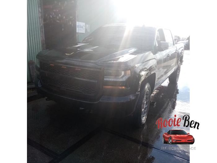 Chevrolet Silverado 1500 Standard Cab 5.3 V8 2500 4x4 Crew Cab Schrottauto (2018, Schwarz)