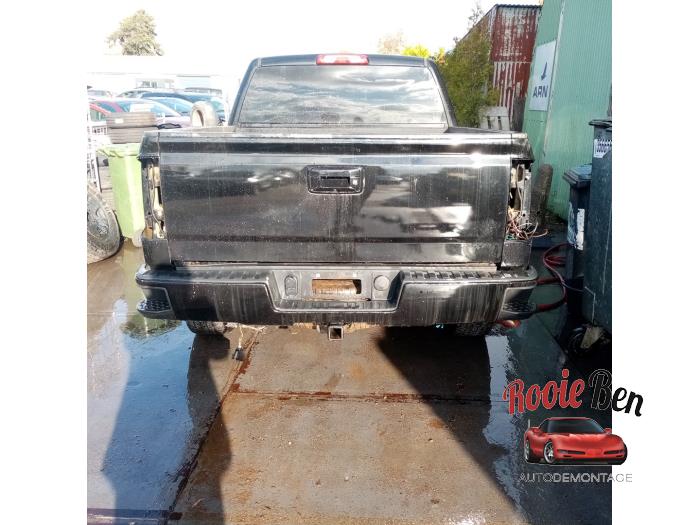 Chevrolet Silverado 1500 Standard Cab 5.3 V8 2500 4x4 Crew Cab Skrotfordon (2018, ZWART)