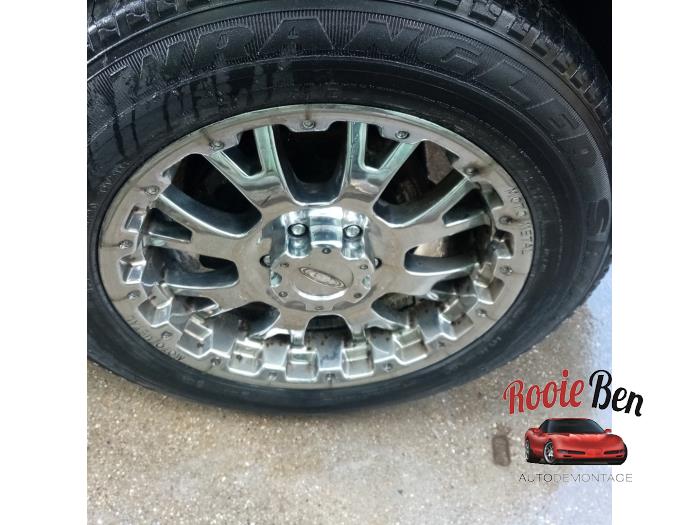 Chevrolet Silverado 1500 Standard Cab 5.3 V8 2500 4x4 Crew Cab Skrotfordon (2018, ZWART)