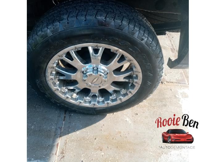 Chevrolet Silverado 1500 Standard Cab 5.3 V8 2500 4x4 Crew Cab Skrotfordon (2018, ZWART)