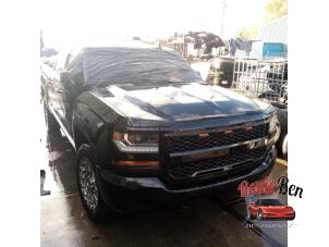 Chevrolet Silverado 1500 Standard Cab 5.3 V8 2500 4x4 Crew Cab Épave (2018, Noir)