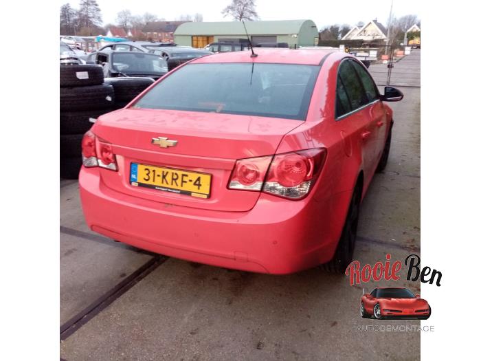 Chevrolet Cruze 1.8 16V VVT Épave (2010, Rouge)